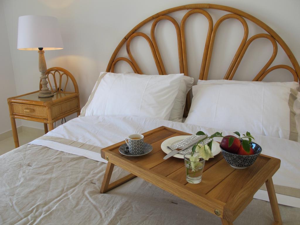 Seafront Calista Beach House With Garden 글리파다 외부 사진